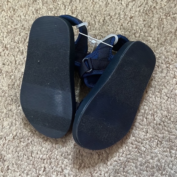 Old Navy Snap Strap Sandals - Picture 5 of 7